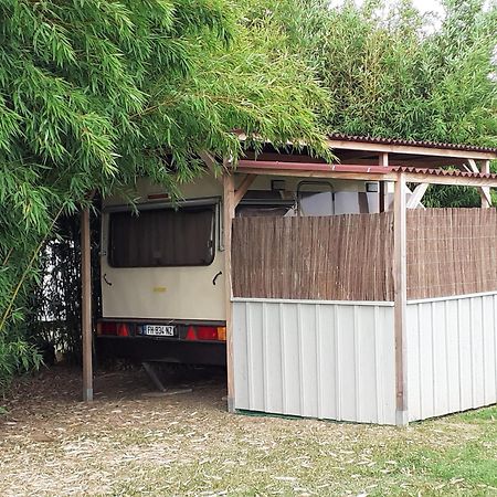 Maison D'Hotes Afrika Du Queyroux Ginestet Exteriör bild